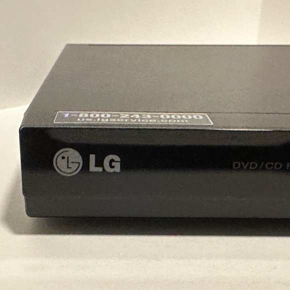 LG DVD Player with Remote - Picture 6 of 12